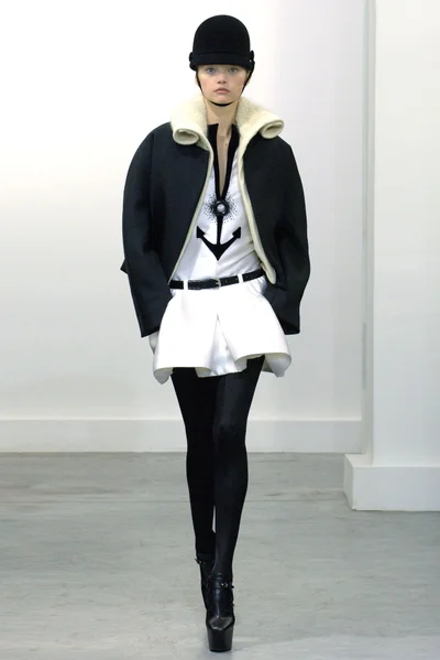 Look 10